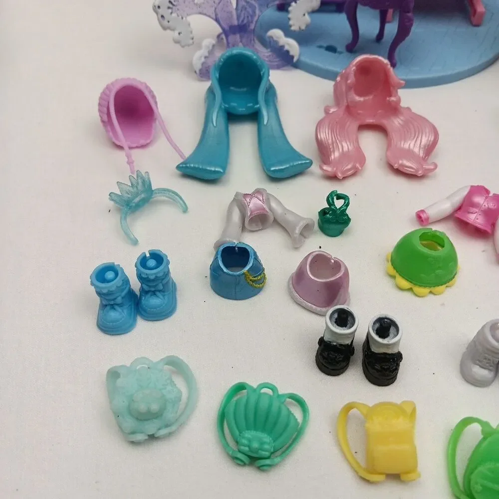 Royale High Mixed Lot Art Class Playset Nature Fairy Locker Wigs Clothes Boots